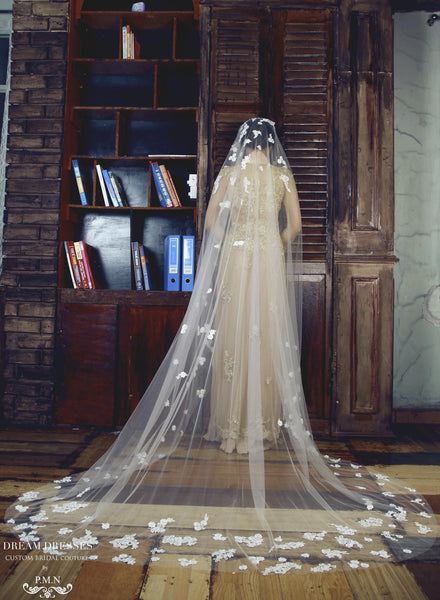 Designer Bridal Veils - Custom Bridal Veils, Dream Dresses by PMN