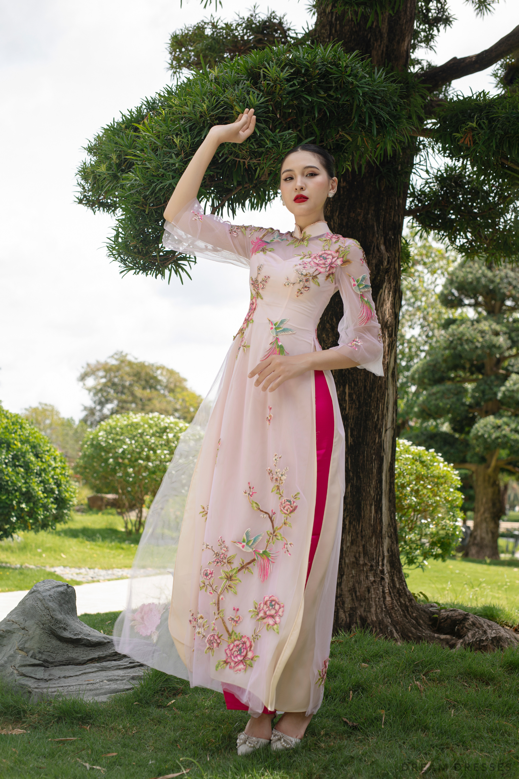 Pink Modern Bridal Ao Dai | Traditional Vietnamese Bridal Dress with Couture Lace (#THALIA)