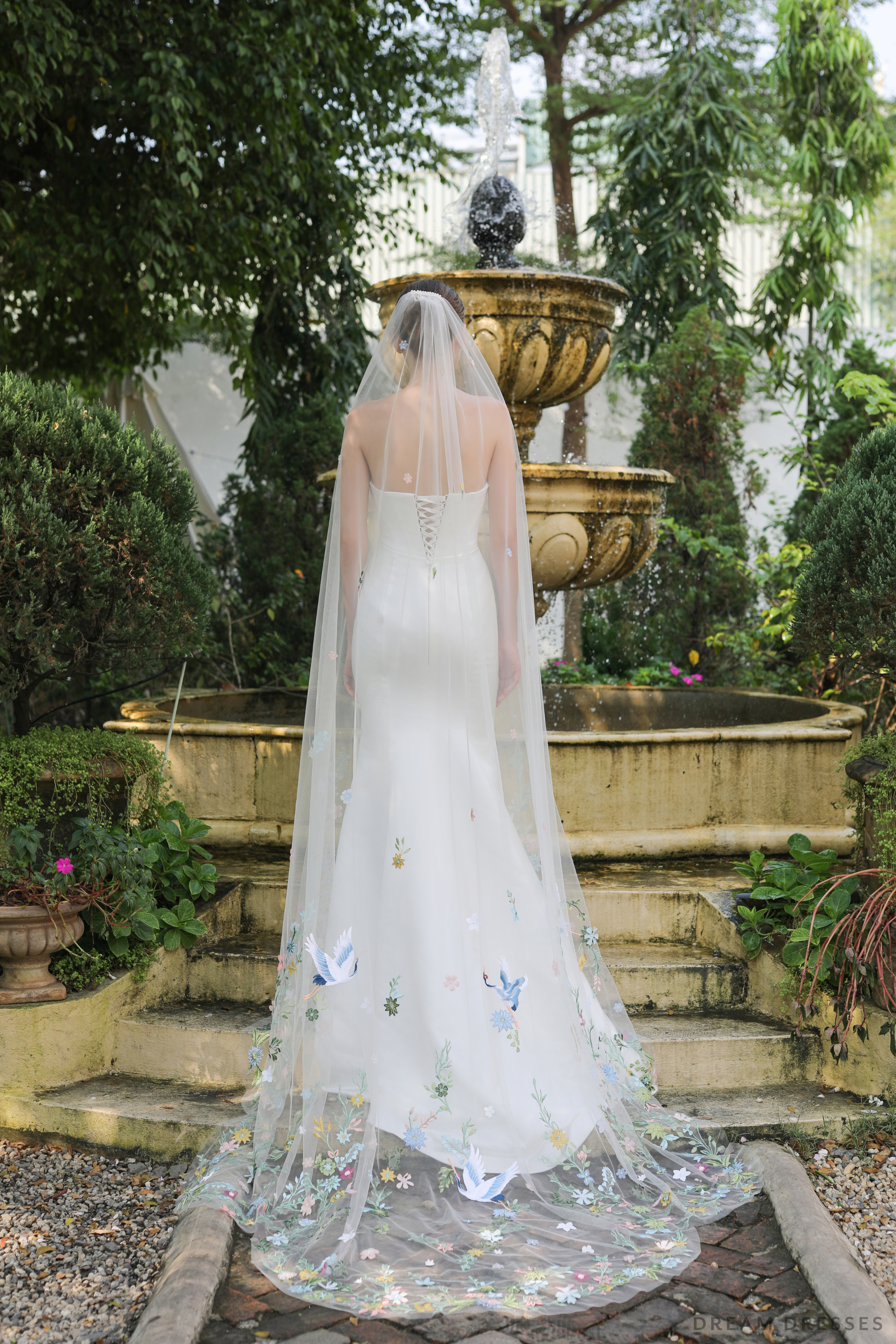 3D Flowers Chapel Veil  (#AVERY)