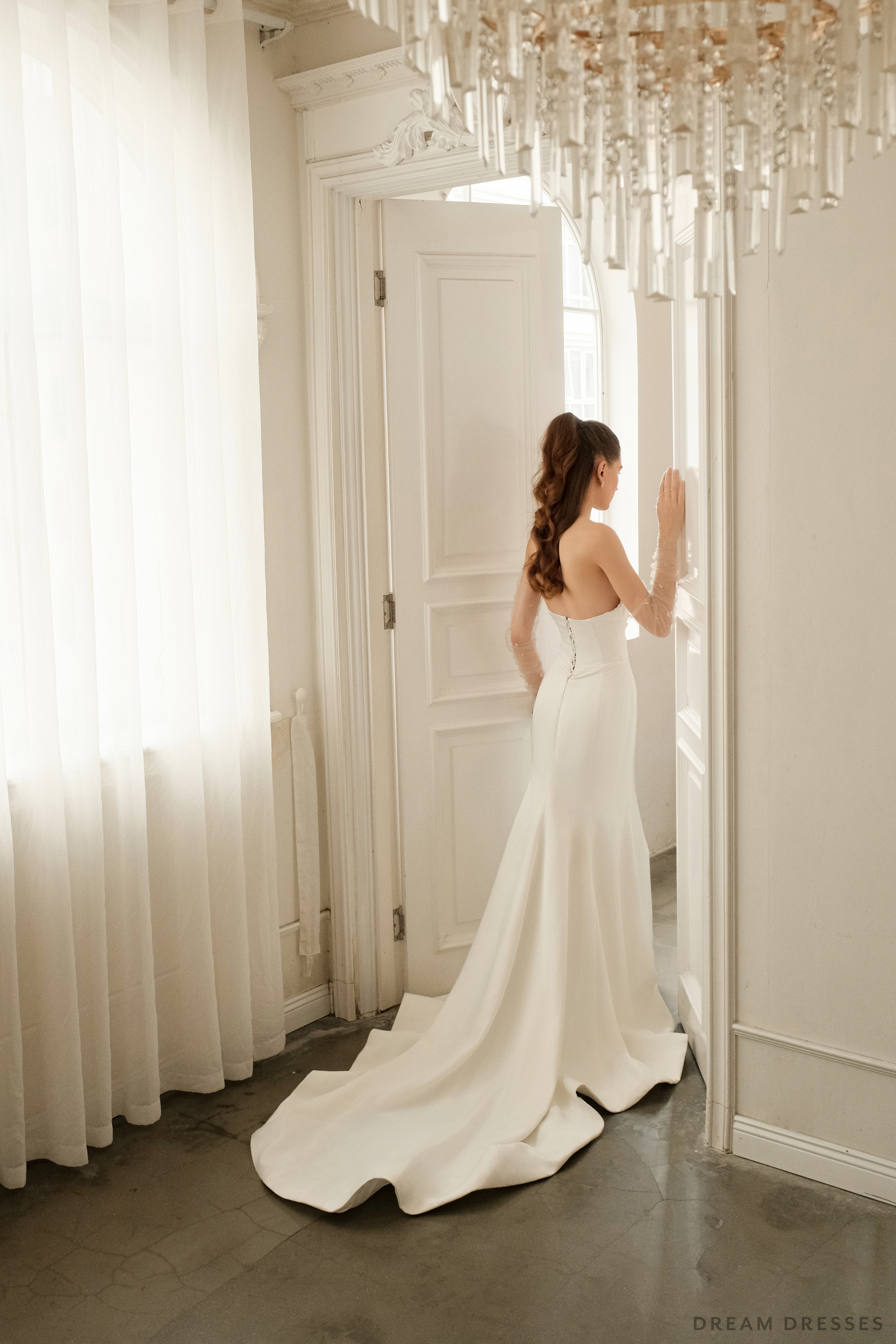 Minimalist Mermaid Wedding Gown (#NAHAN)