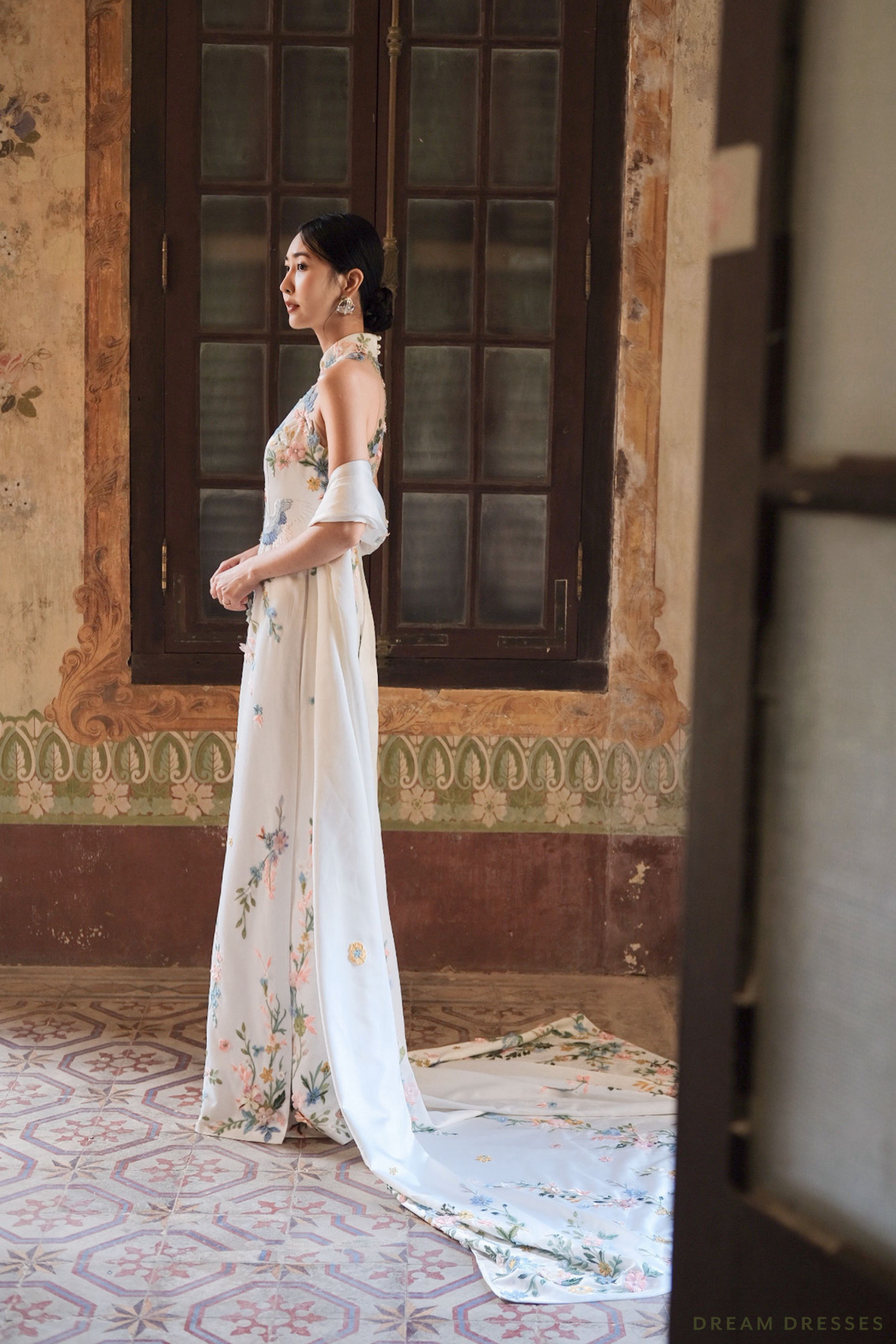 Cheongsam-Inspired Ao Dai Detachable Cape | Vietnamese Bridal Dress (#LISHA)