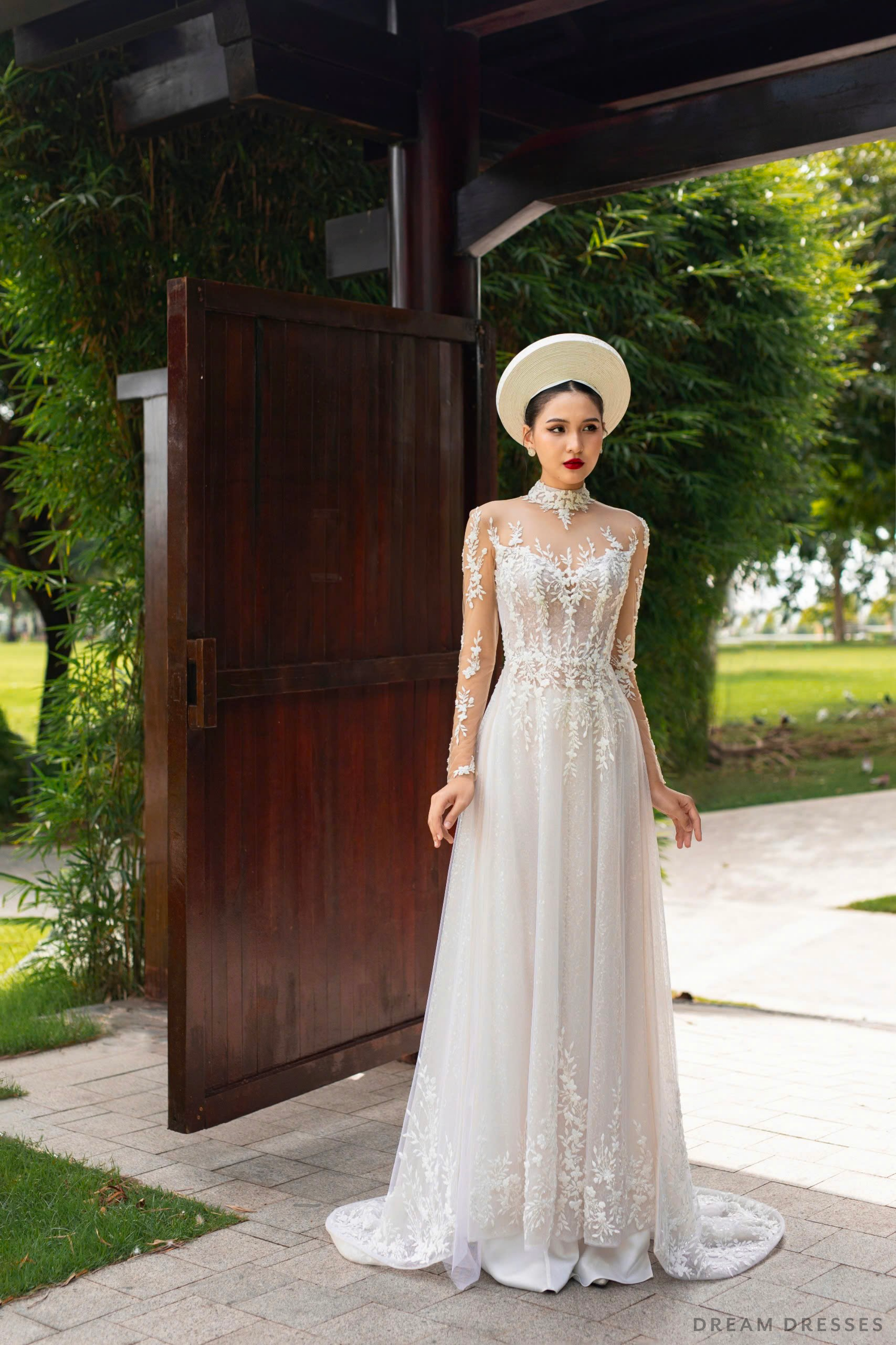 White Bridal Ao Dai | Vietnamese Modern Bridal Dress (#MAJORI)