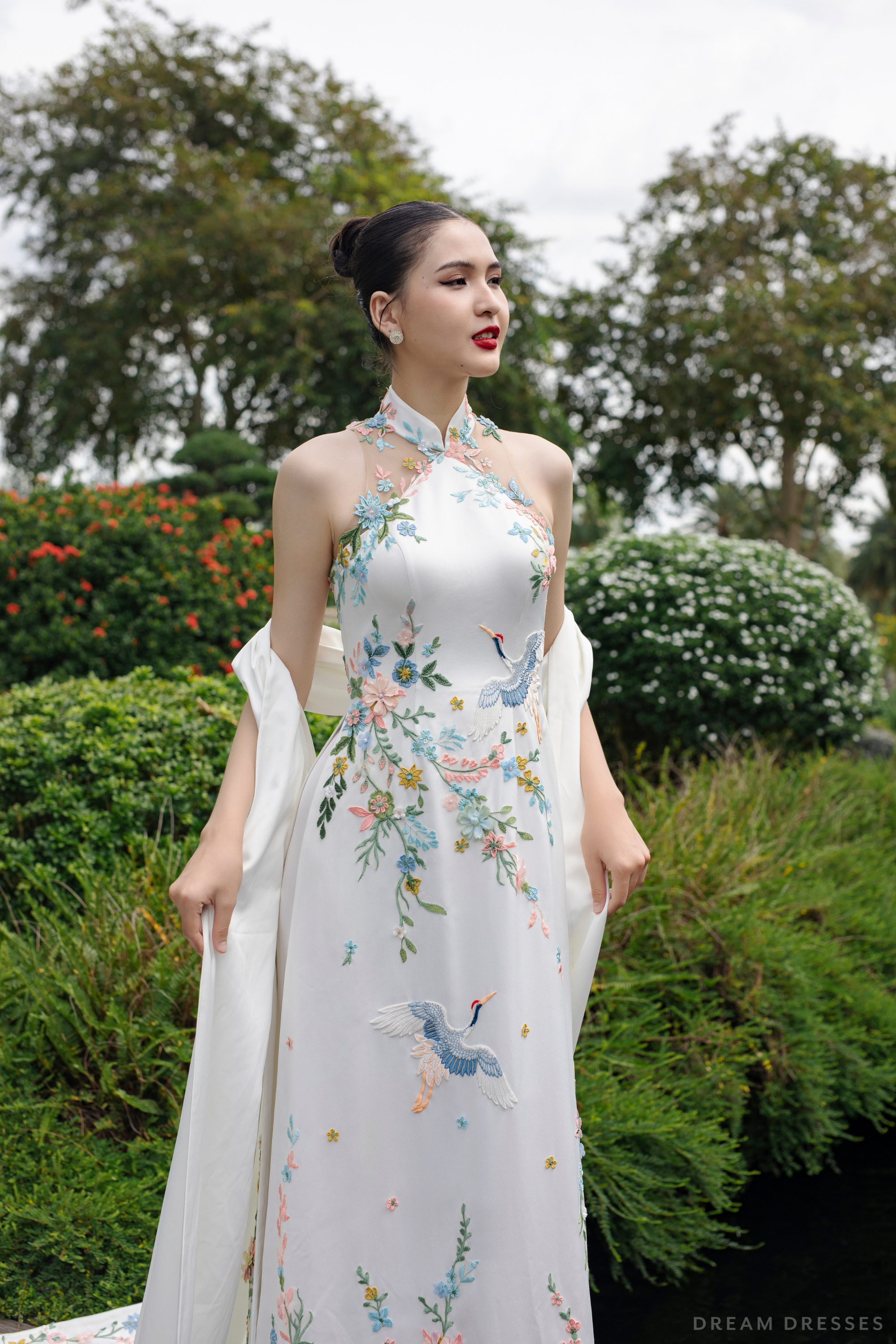 Cheongsam-Inspired Ao Dai Detachable Cape | Vietnamese Bridal Dress (#LISHA)