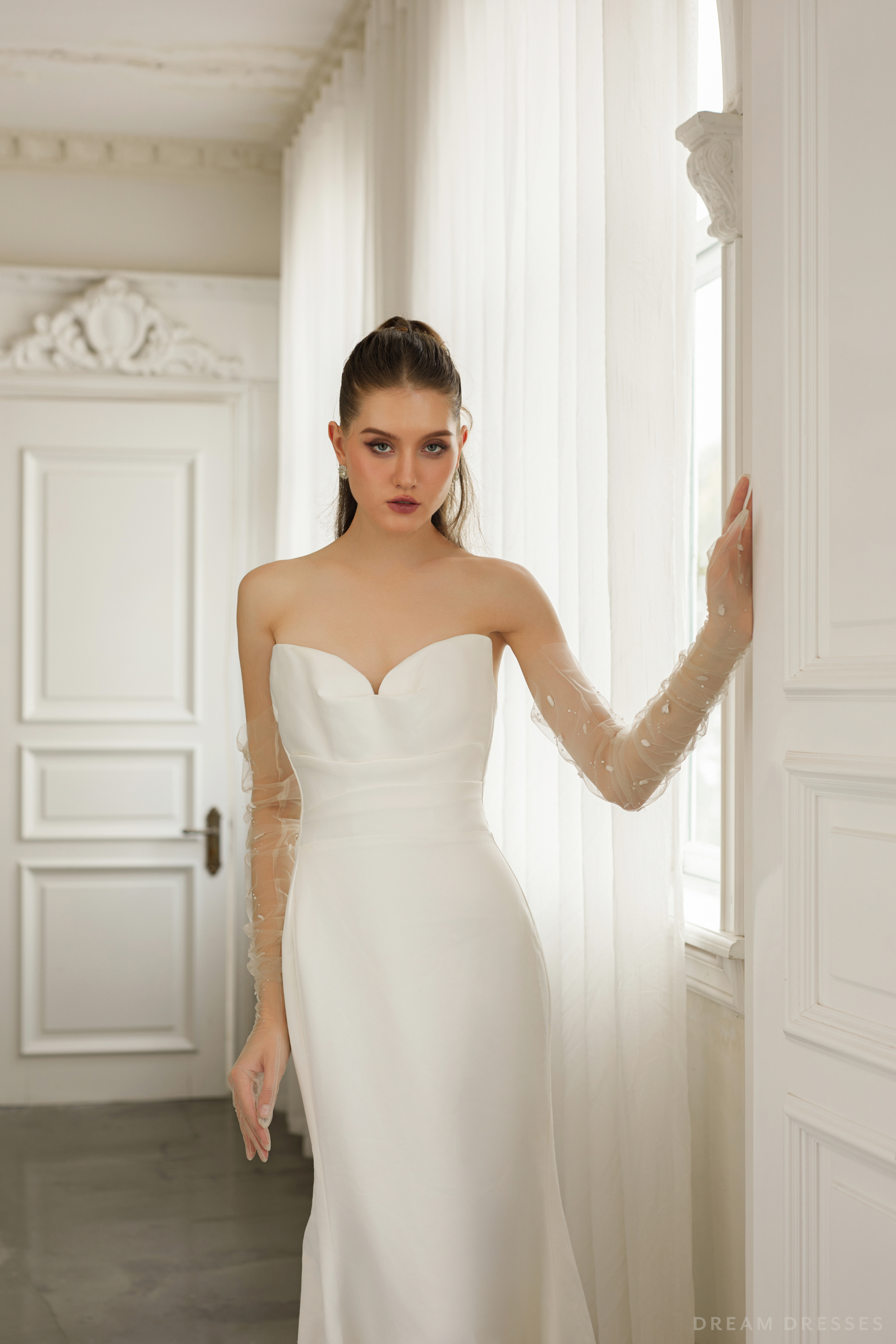 Minimalist Mermaid Wedding Gown (#NAHAN)