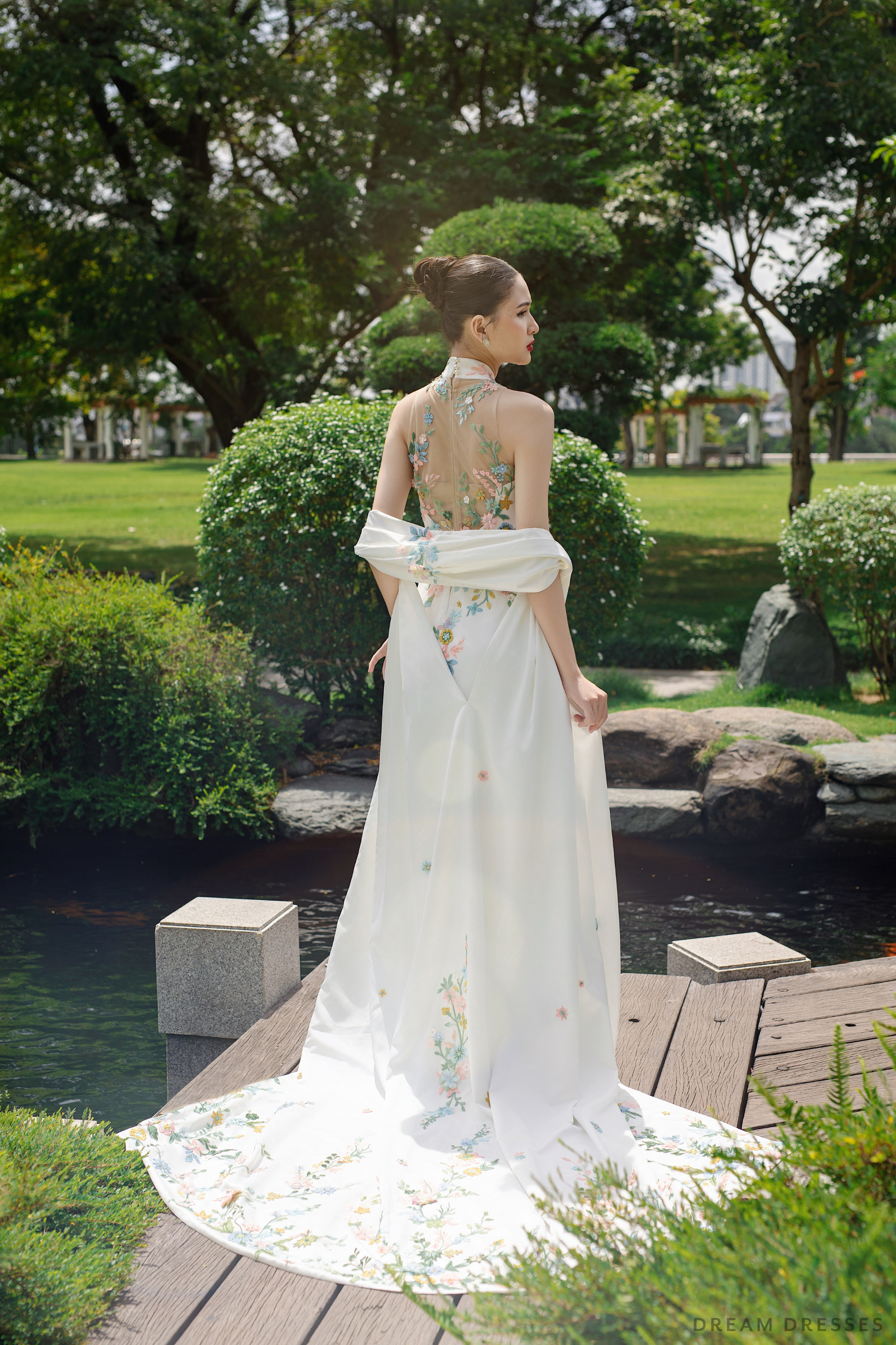 Cheongsam-Inspired Ao Dai Detachable Cape | Vietnamese Bridal Dress (#LISHA)