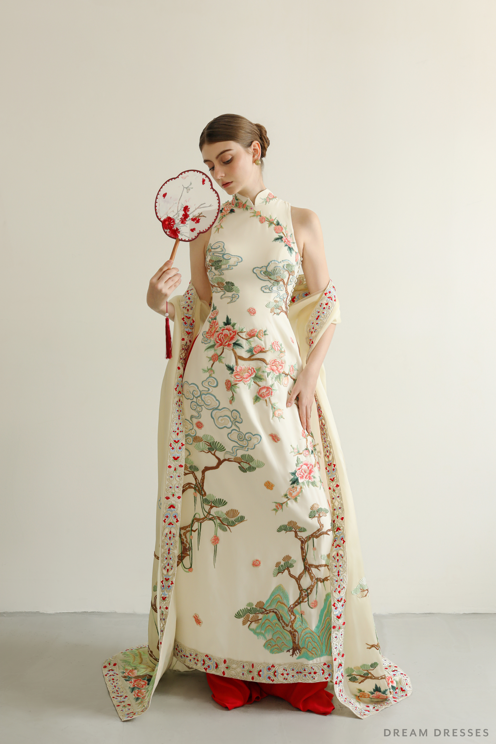 Cheongsam-Inspired Ao Dai Detachable Cape | Vietnamese Bridal Dress (#KOSHY)